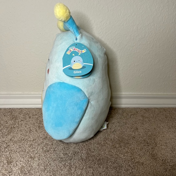 New Giles The Grasshopper Squishmallows - Picture 5 of 9